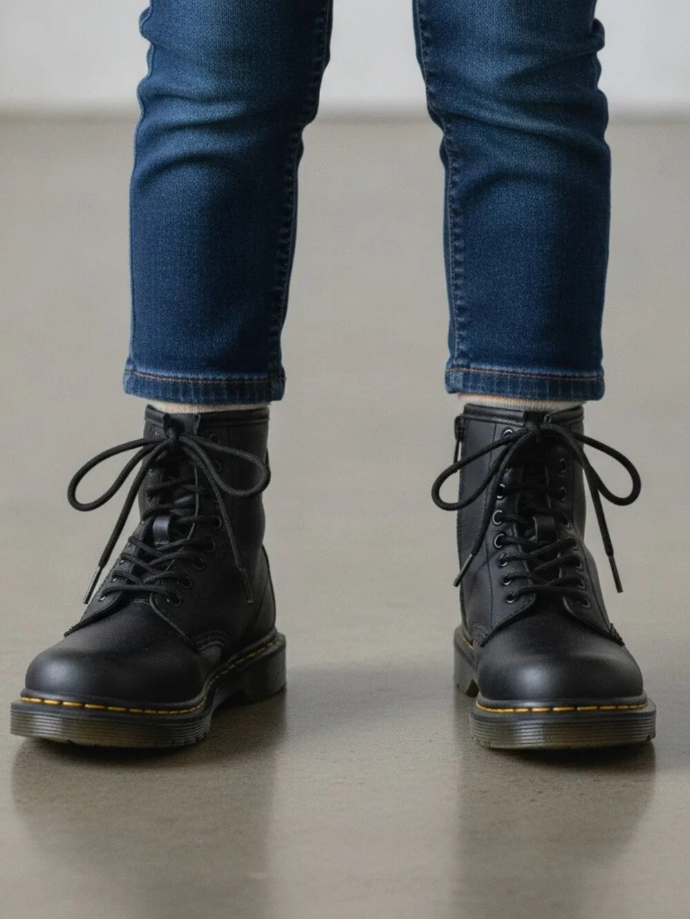 Dr. Martens Black Synthetic Rain Boots | Girls Size 1G (Regular)